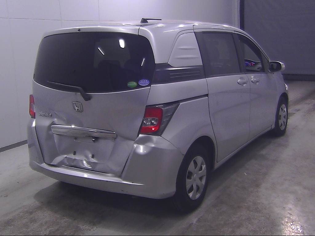 HONDA FREED SPIKE