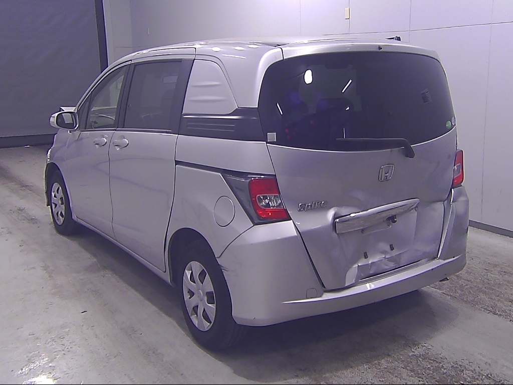 HONDA FREED SPIKE