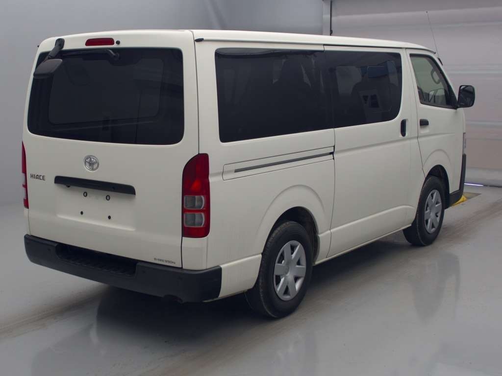 TOYOTA REGIUS ACE