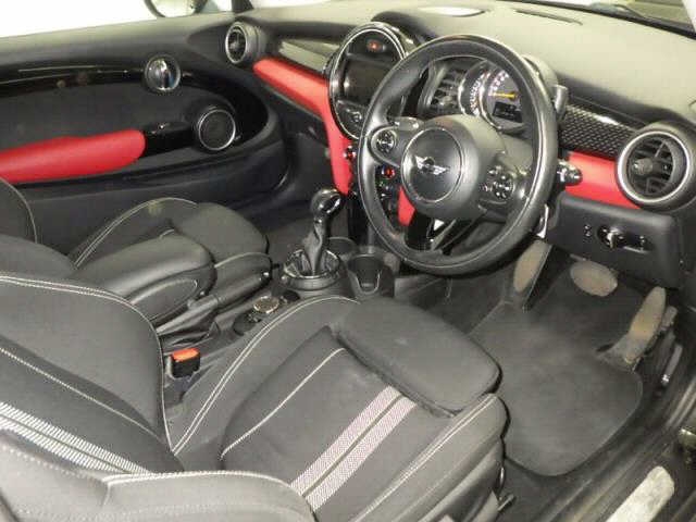 MINI HATCH