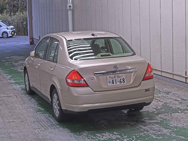NISSAN TIIDA LATIO