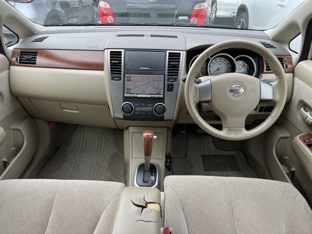 NISSAN TIIDA LATIO