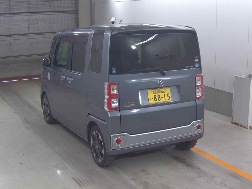 TOYOTA PIXIS MEGA