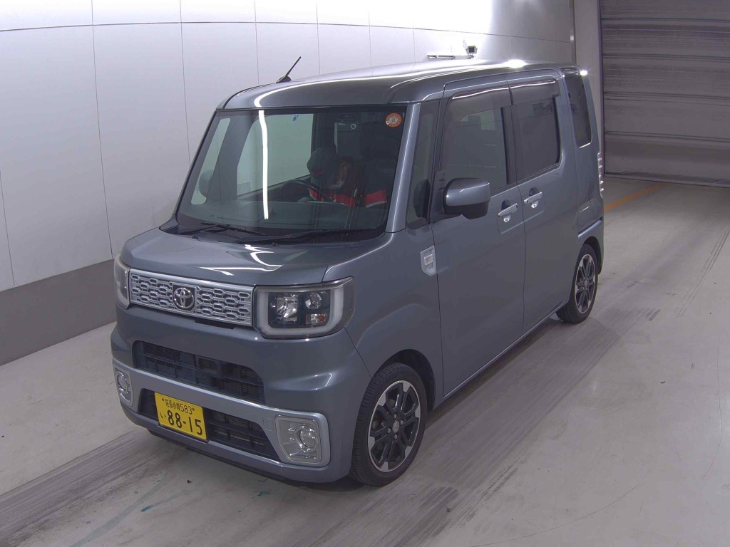TOYOTA PIXIS MEGA