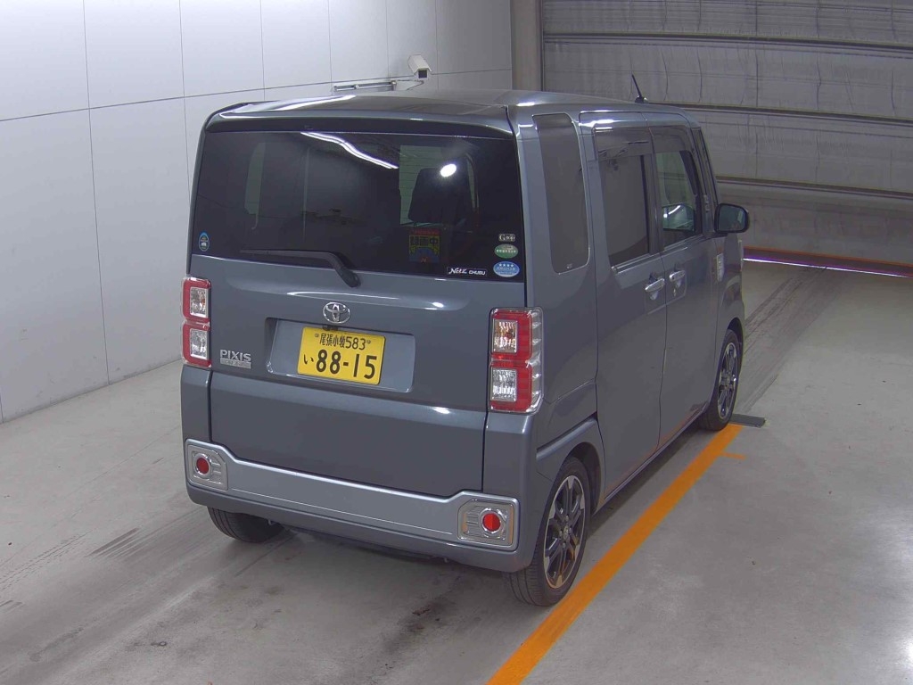 TOYOTA PIXIS MEGA