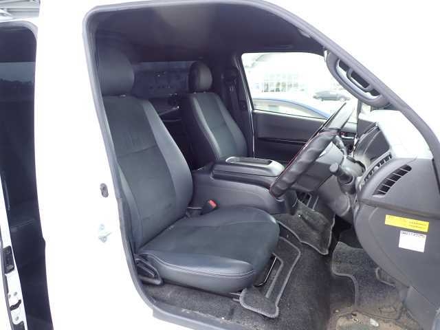 TOYOTA REGIUS ACE