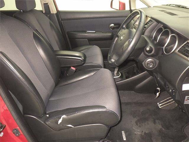 NISSAN TIIDA