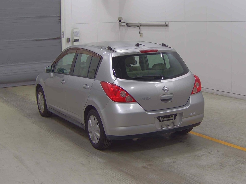 NISSAN TIIDA