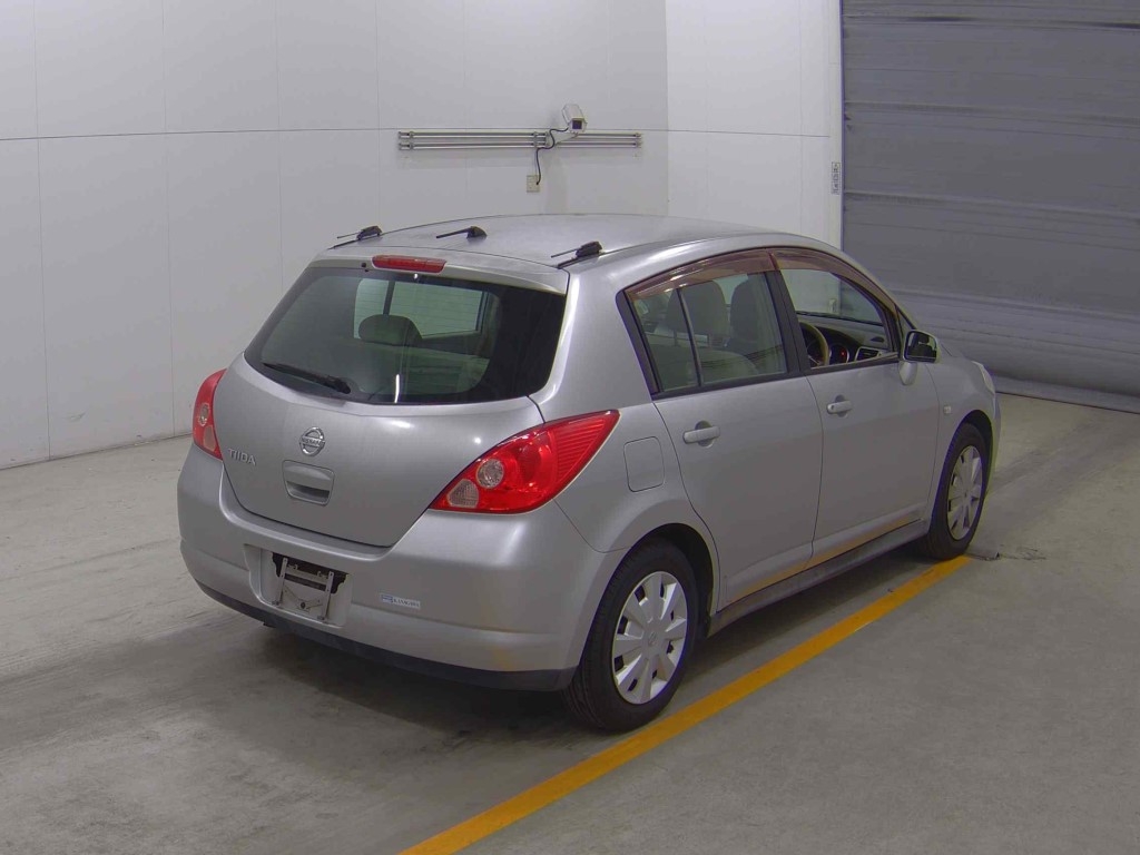 NISSAN TIIDA