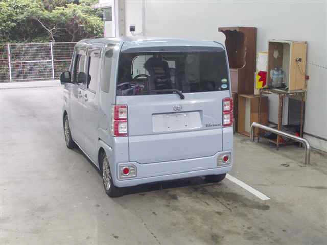 DAIHATSU WAKE