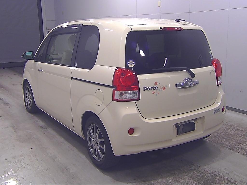 TOYOTA PORTE