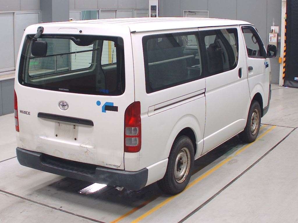 TOYOTA REGIUS ACE