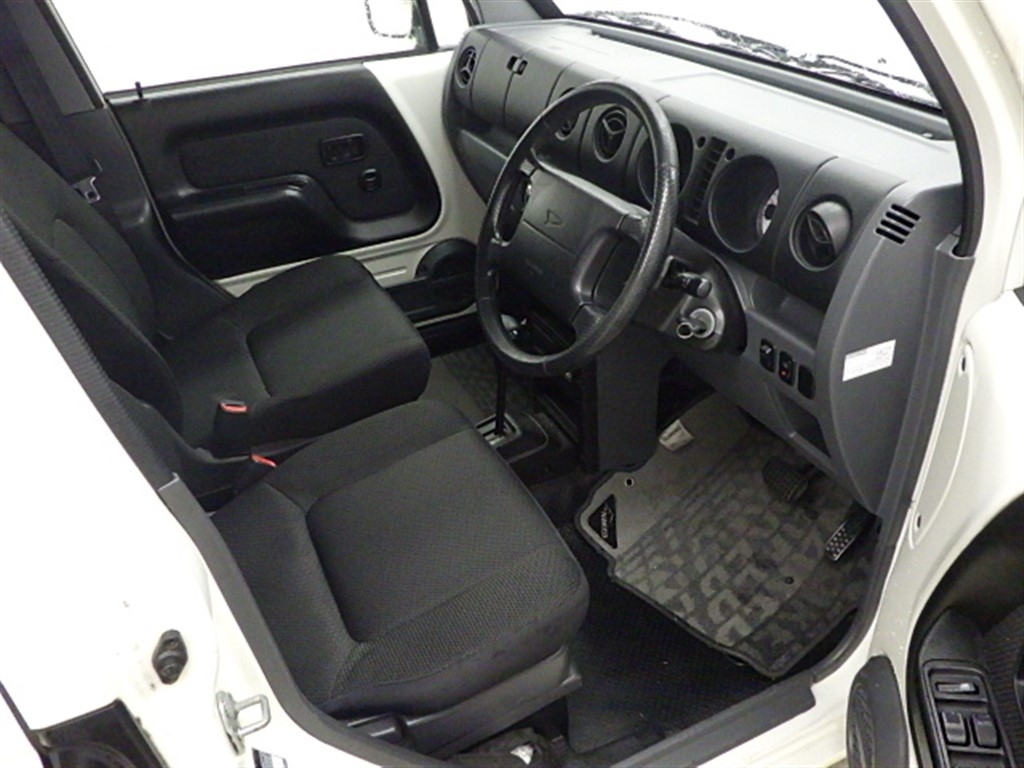 DAIHATSU NAKED
