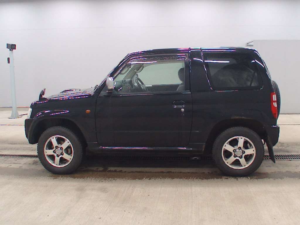 MITSUBISHI PAJERO MINI