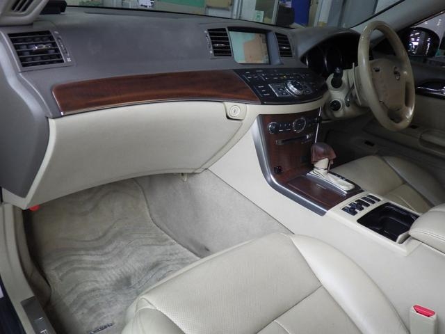 NISSAN FUGA