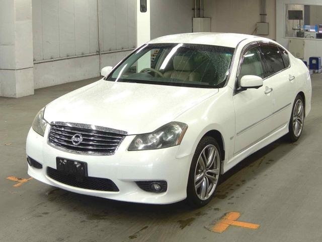NISSAN FUGA