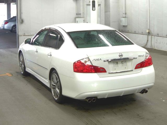 NISSAN FUGA