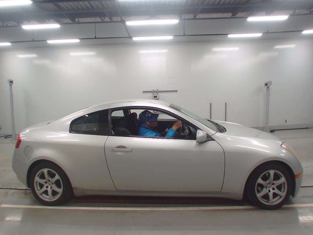 NISSAN SKYLINE