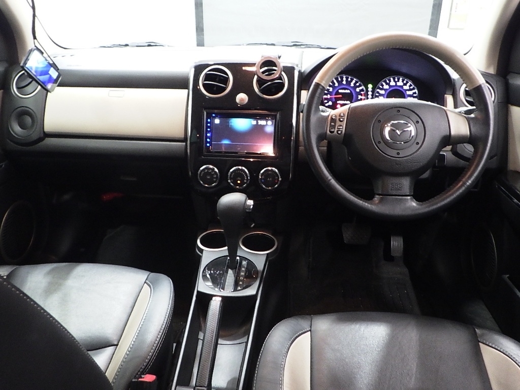 MAZDA VERISA