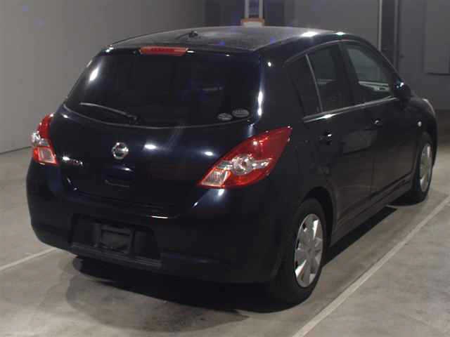 NISSAN TIIDA