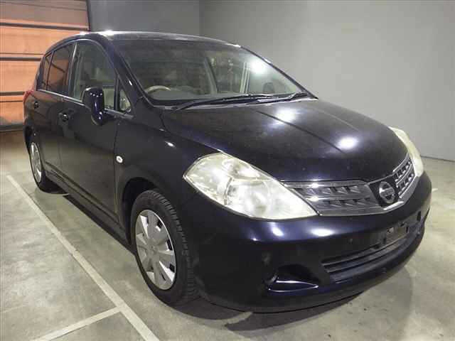 NISSAN TIIDA