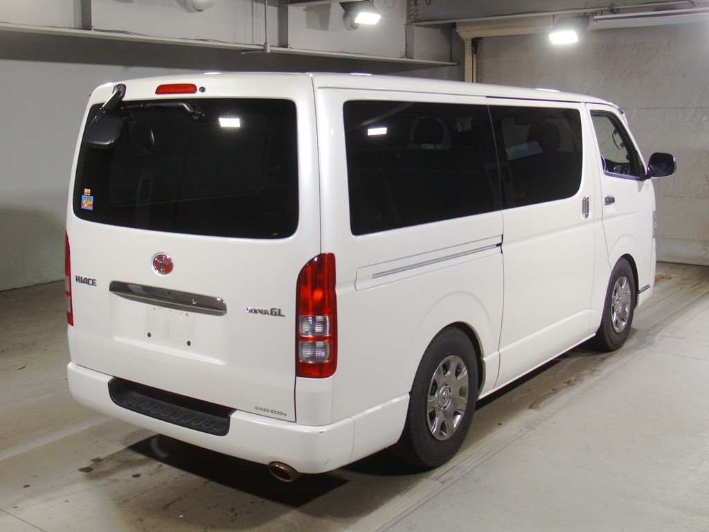 TOYOTA REGIUS ACE