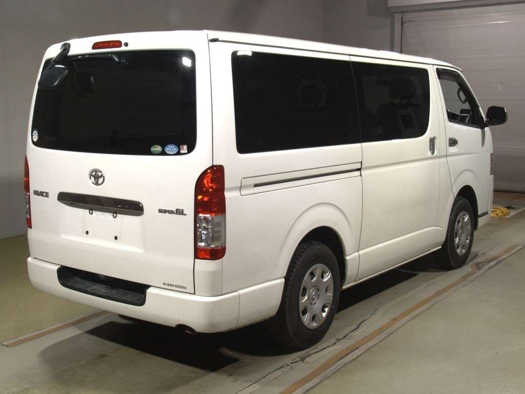 TOYOTA REGIUS ACE