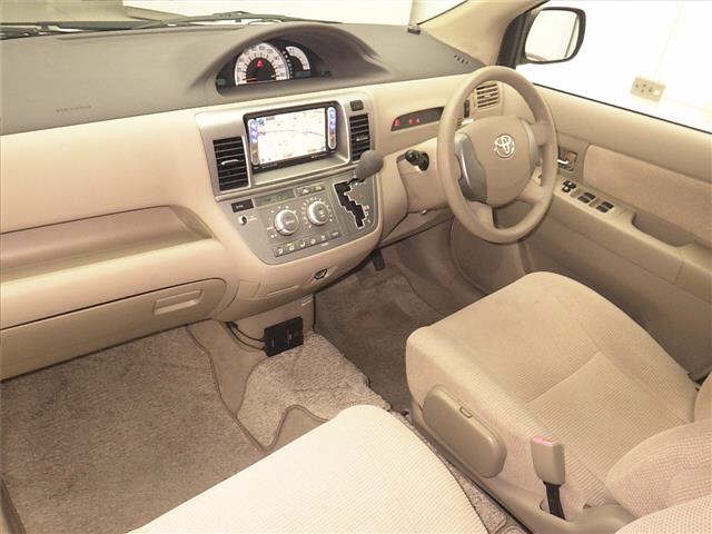TOYOTA RAUM