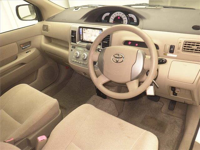 TOYOTA RAUM
