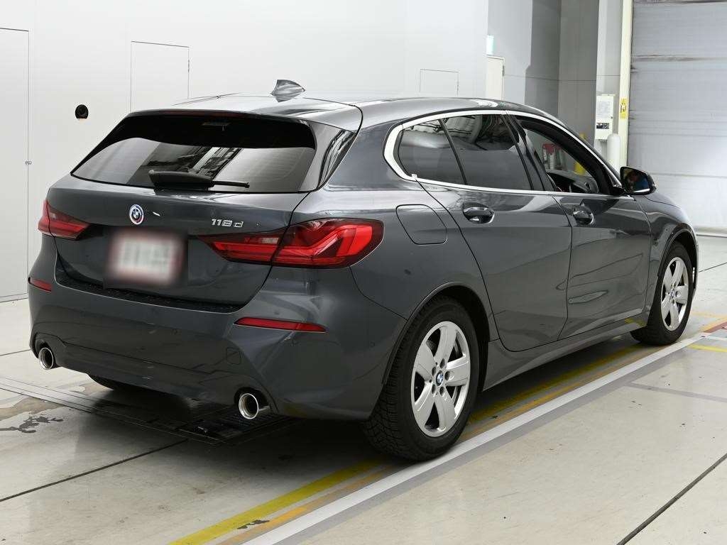 BMW 1-SERIES