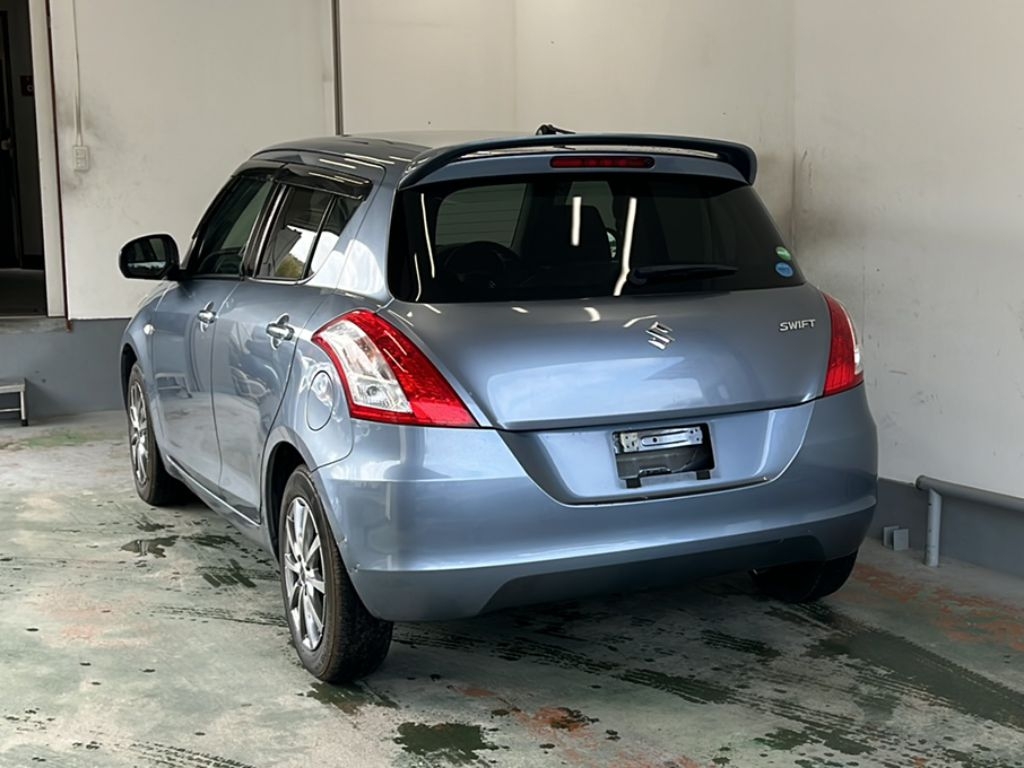 SUZUKI SWIFT