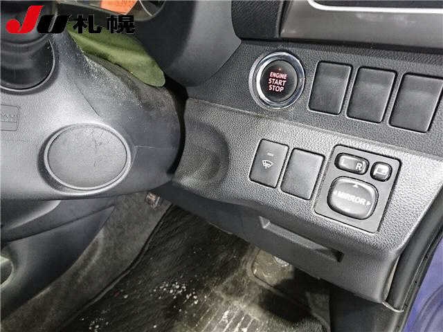 SUBARU TREZIA