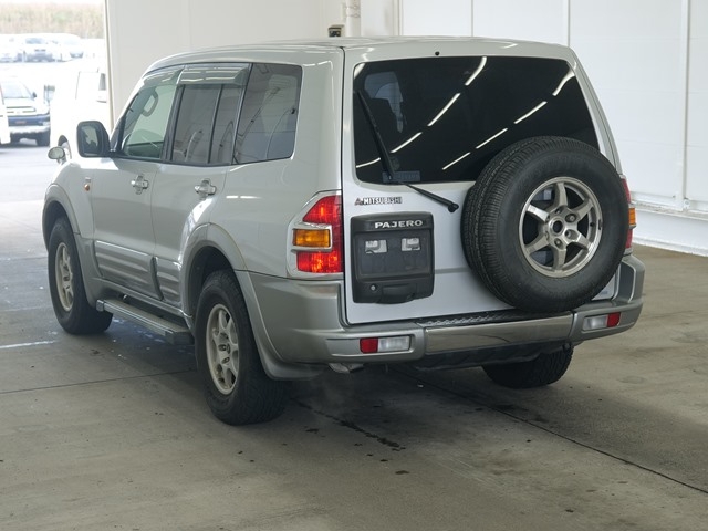 MITSUBISHI PAJERO