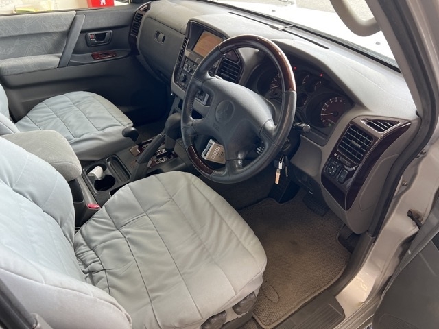 MITSUBISHI PAJERO