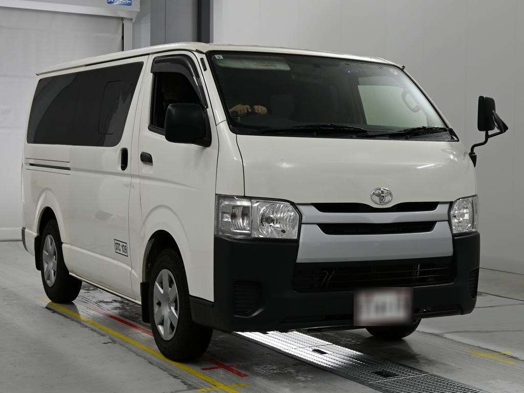 TOYOTA REGIUS ACE