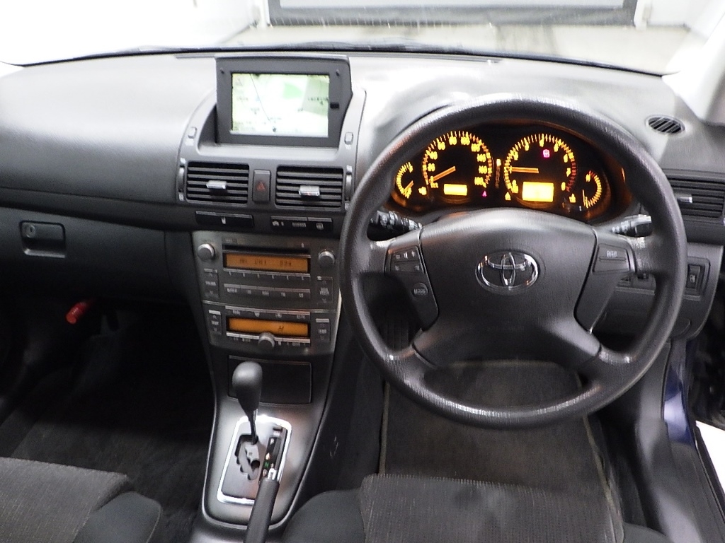 TOYOTA AVENSIS