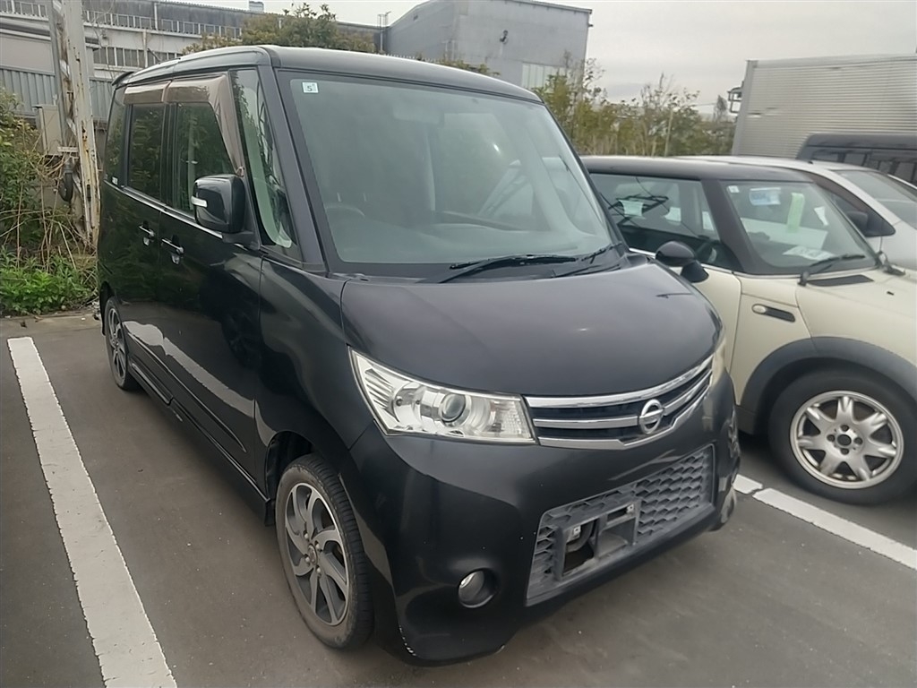 NISSAN ROOX