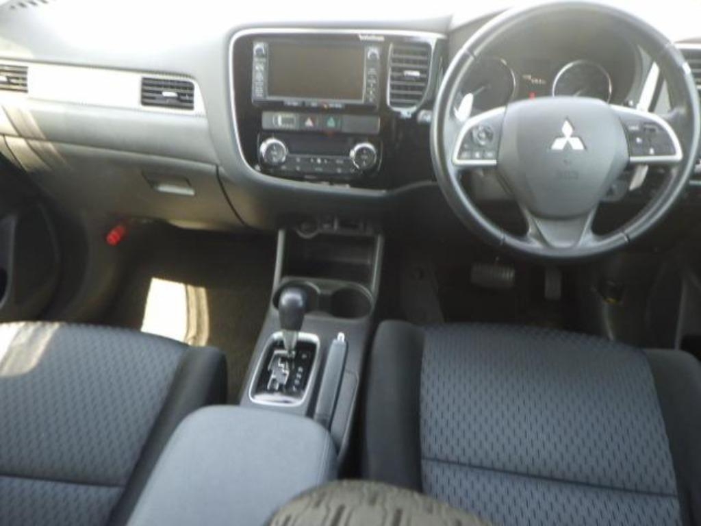 MITSUBISHI OUTLANDER
