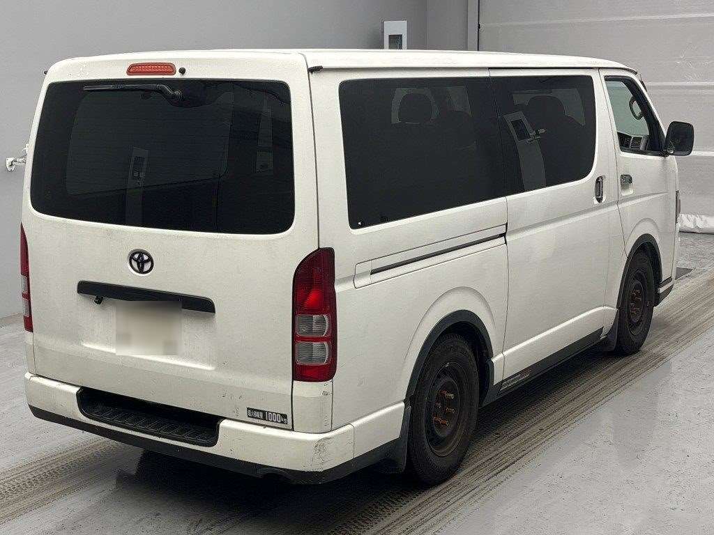 TOYOTA REGIUS ACE