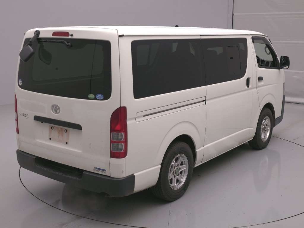 TOYOTA REGIUS ACE