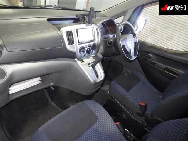 NISSAN NV200