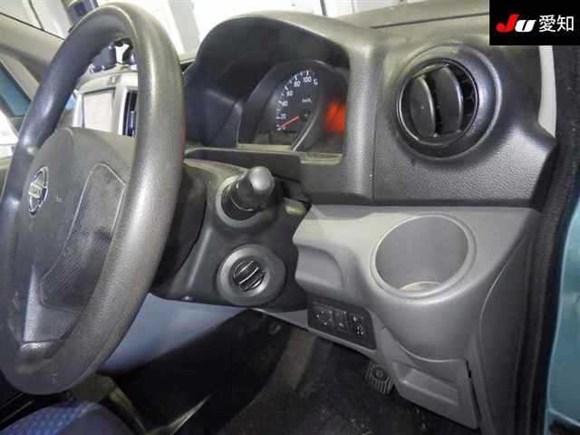 NISSAN NV200