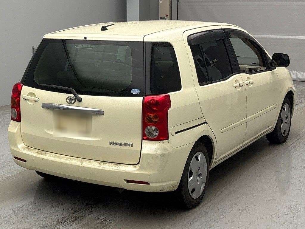 TOYOTA RAUM