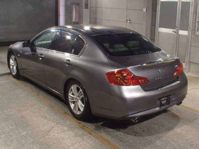 NISSAN SKYLINE