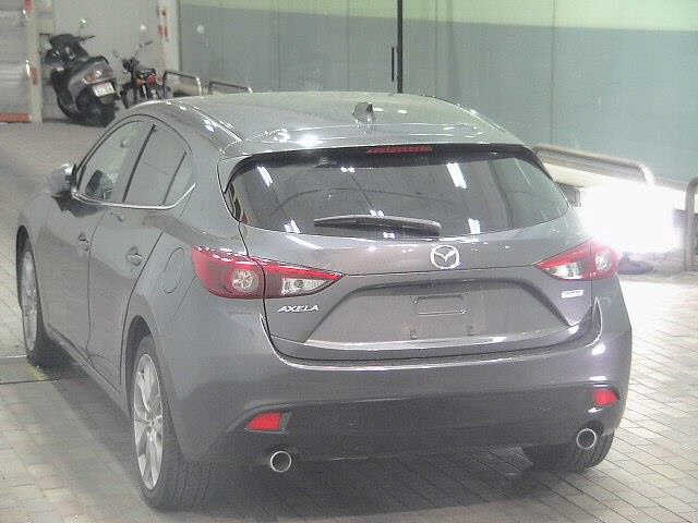 MAZDA AXELA