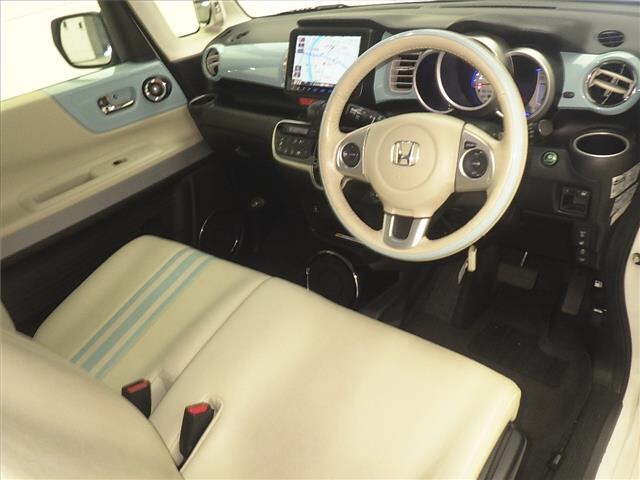 HONDA N-BOX SLASH