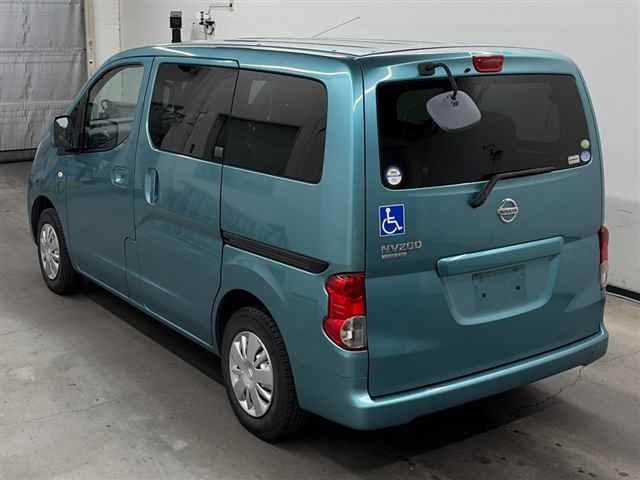 NISSAN NV200