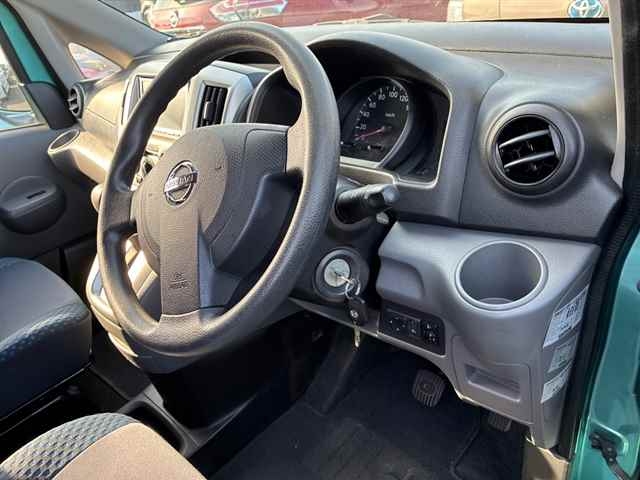 NISSAN NV200