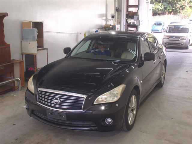 NISSAN FUGA