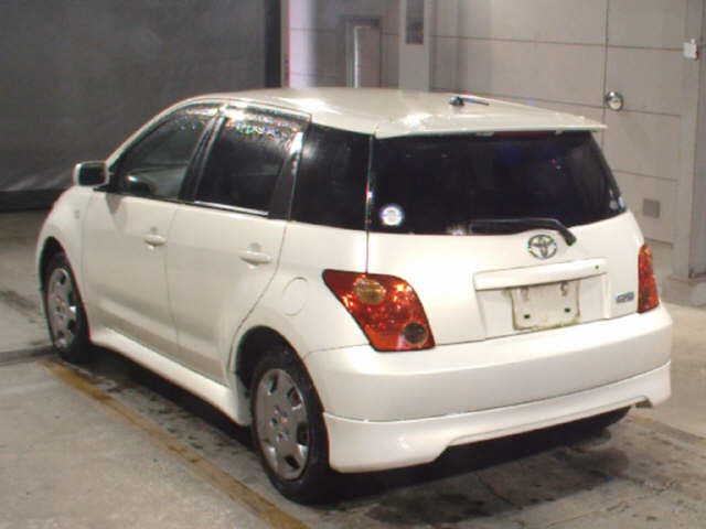 TOYOTA IST